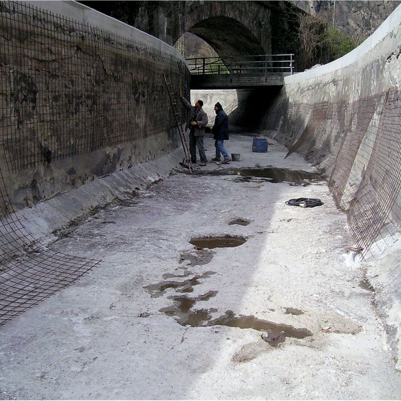 Lavori di manutenzione e ripristino canale e centrale di Donnas